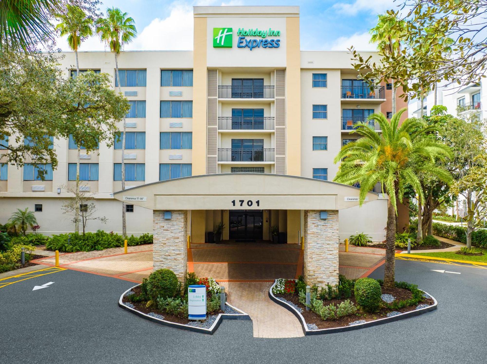 Holiday Inn Express Hotel & Suites Ft. Lauderdale-Plantation By Ihg Exterior photo