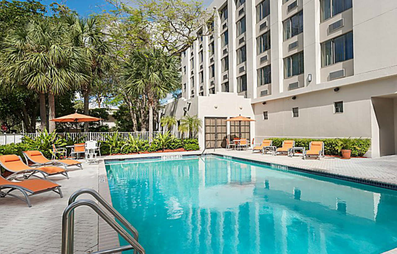Holiday Inn Express Hotel & Suites Ft. Lauderdale-Plantation By Ihg Exterior photo